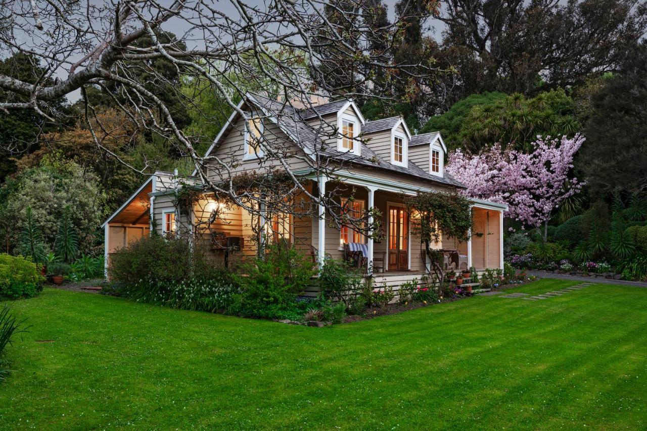Mill Cottage - Boutique Accommodation And Garden Akaroa Kültér fotó