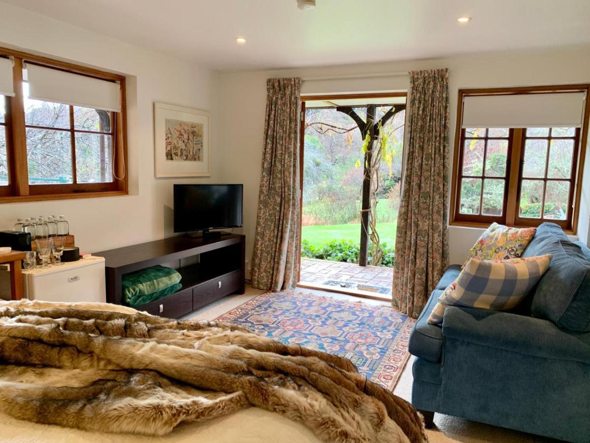 Mill Cottage - Boutique Accommodation And Garden Akaroa Kültér fotó